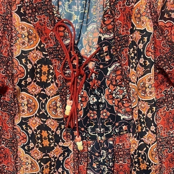 V CRISTINE BOHO STYLE TUNIC GEOMETRIC RED, SIZE S. - Picture 9 of 11